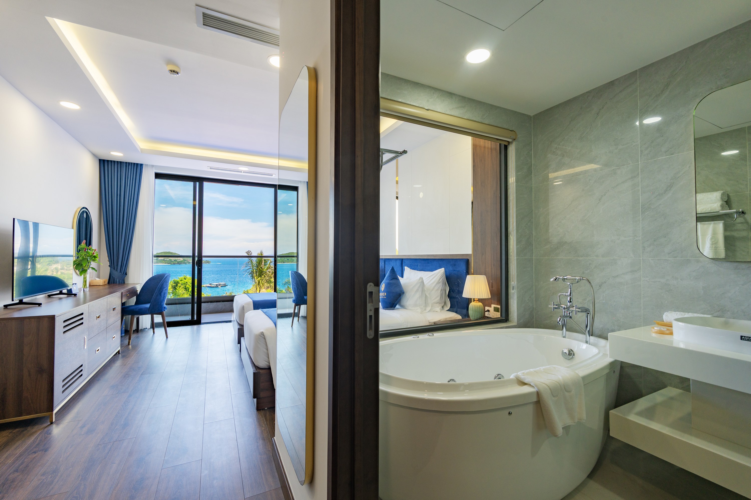 Premier Ocean Suite Room